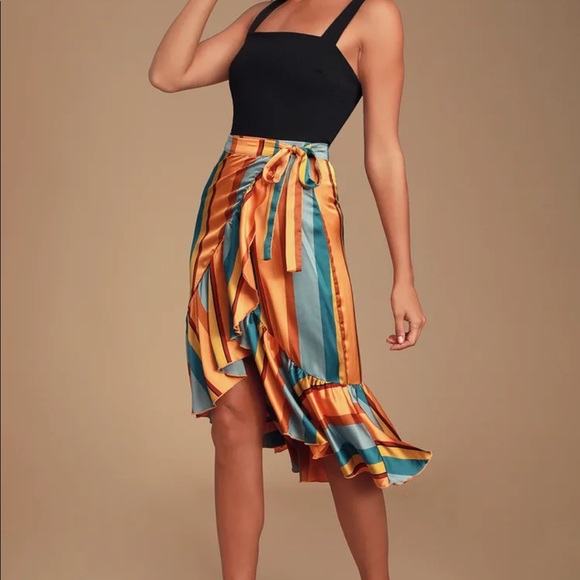 Lulus Dresses & Skirts - •NWT• Lulus Wrap Midi Skirt